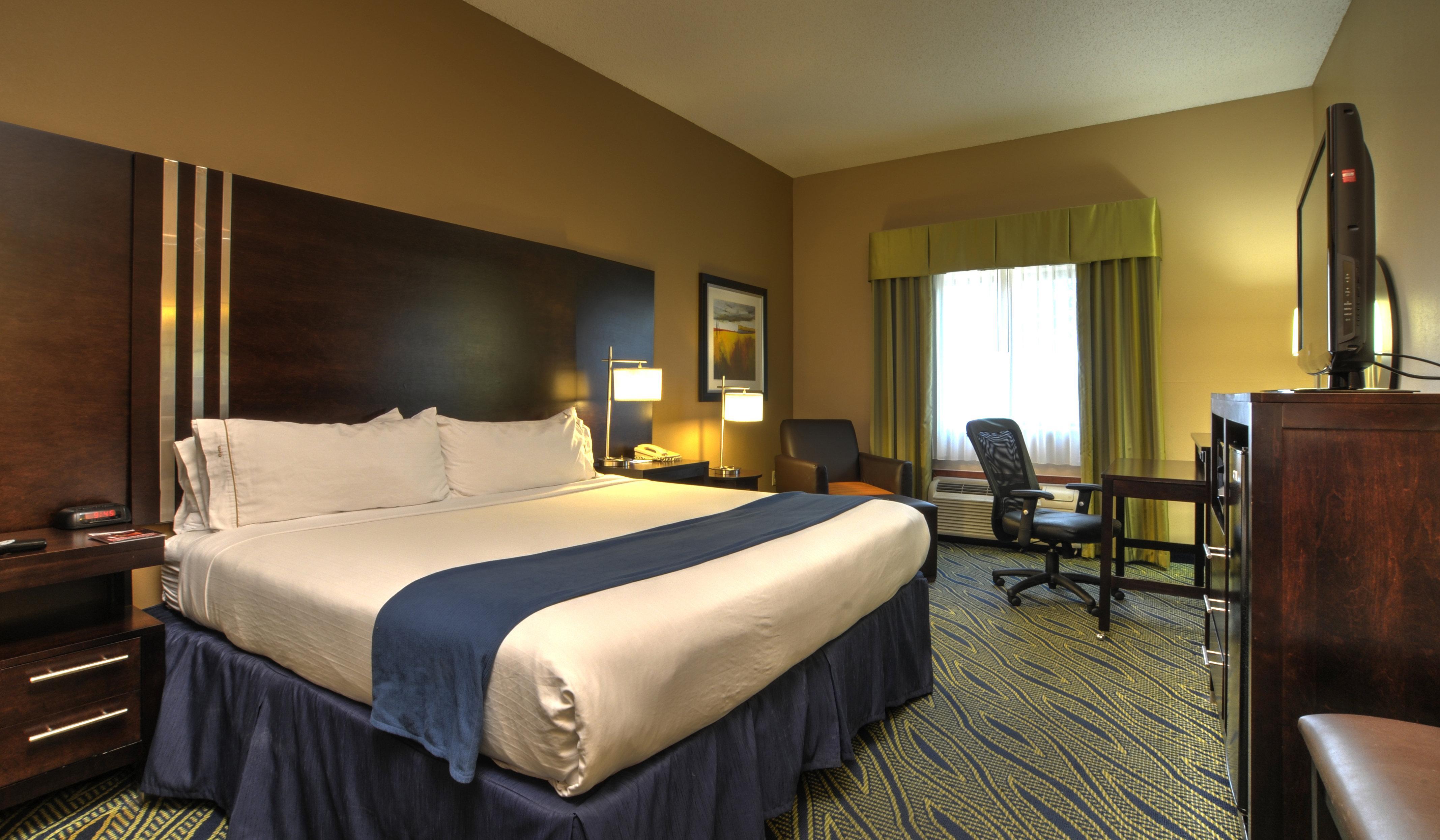 Holiday Inn Express & Suites Midwest City By Ihg Exterior photo