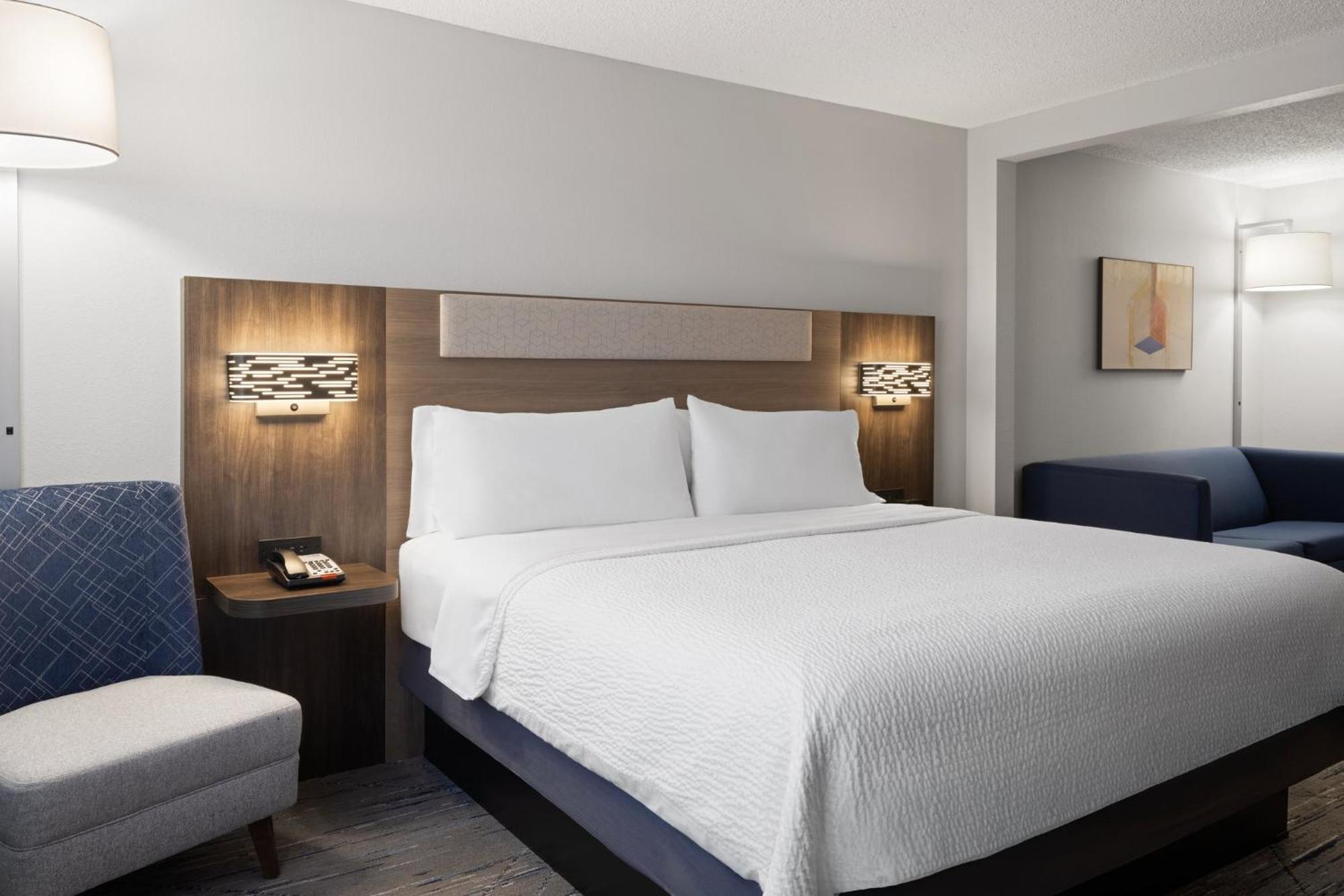 Holiday Inn Express & Suites Midwest City By Ihg Exterior photo