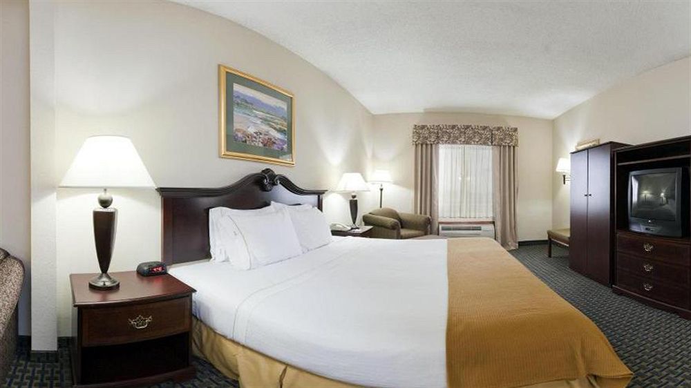 Holiday Inn Express & Suites Midwest City By Ihg Exterior photo